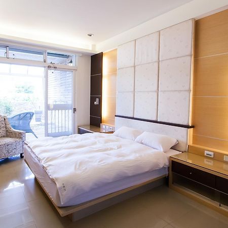 Bed and Breakfast Eureka Tainan Esterno foto