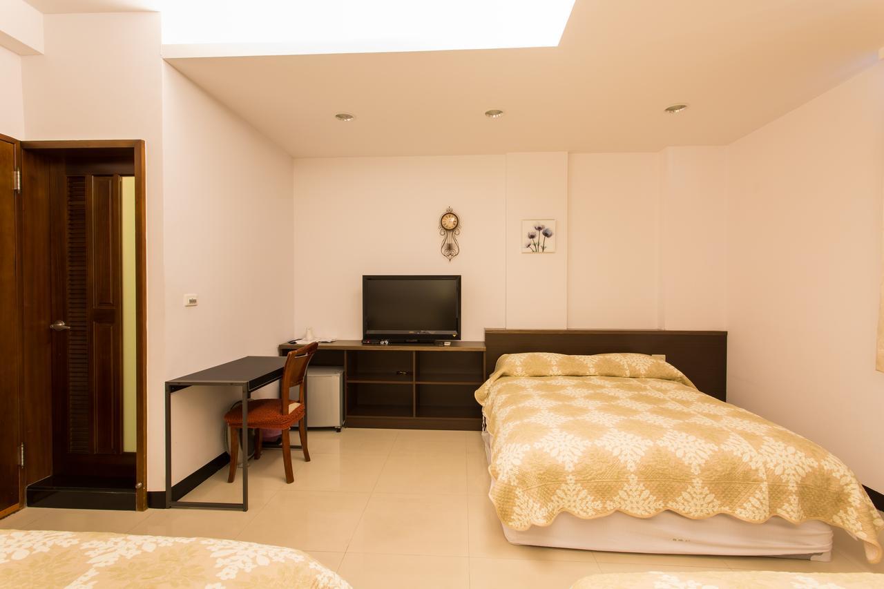 Bed and Breakfast Eureka Tainan Esterno foto