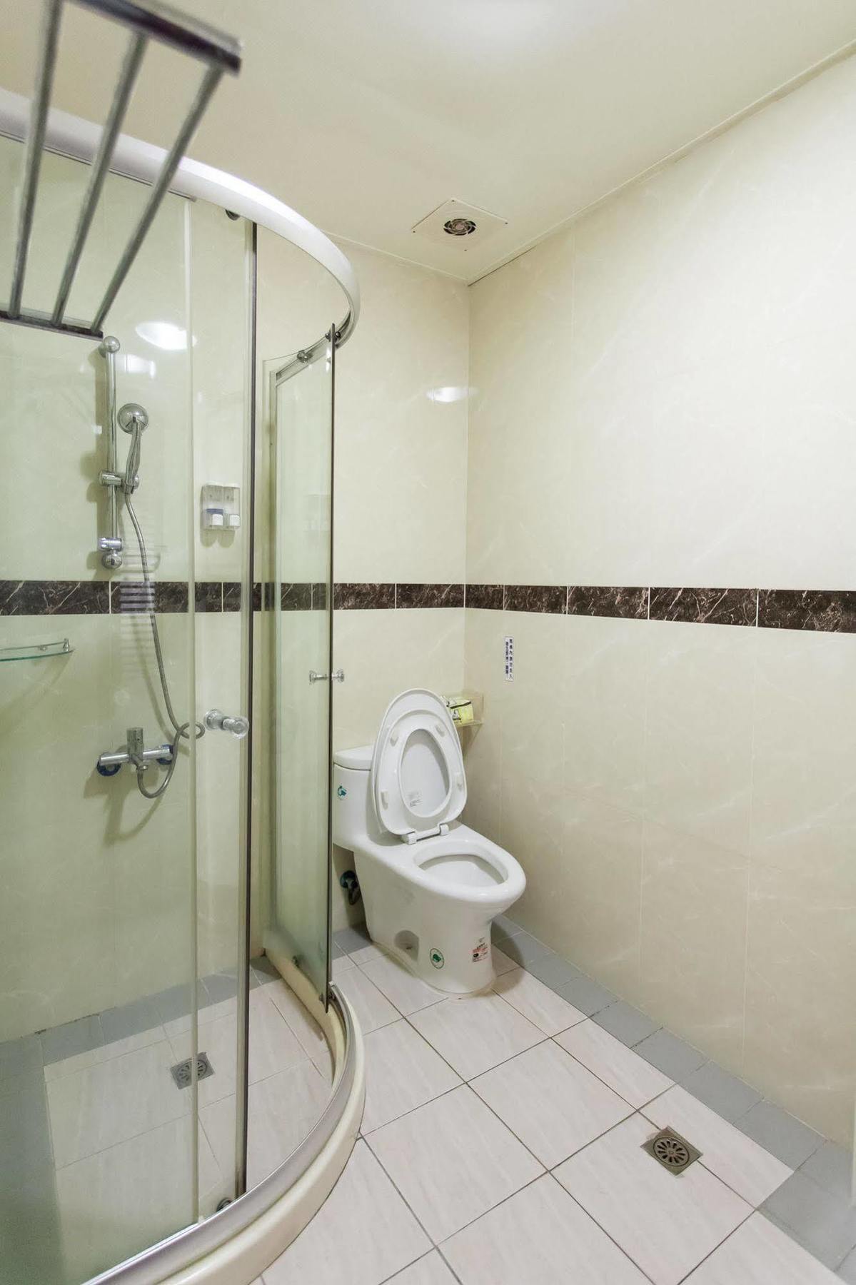 Bed and Breakfast Eureka Tainan Esterno foto