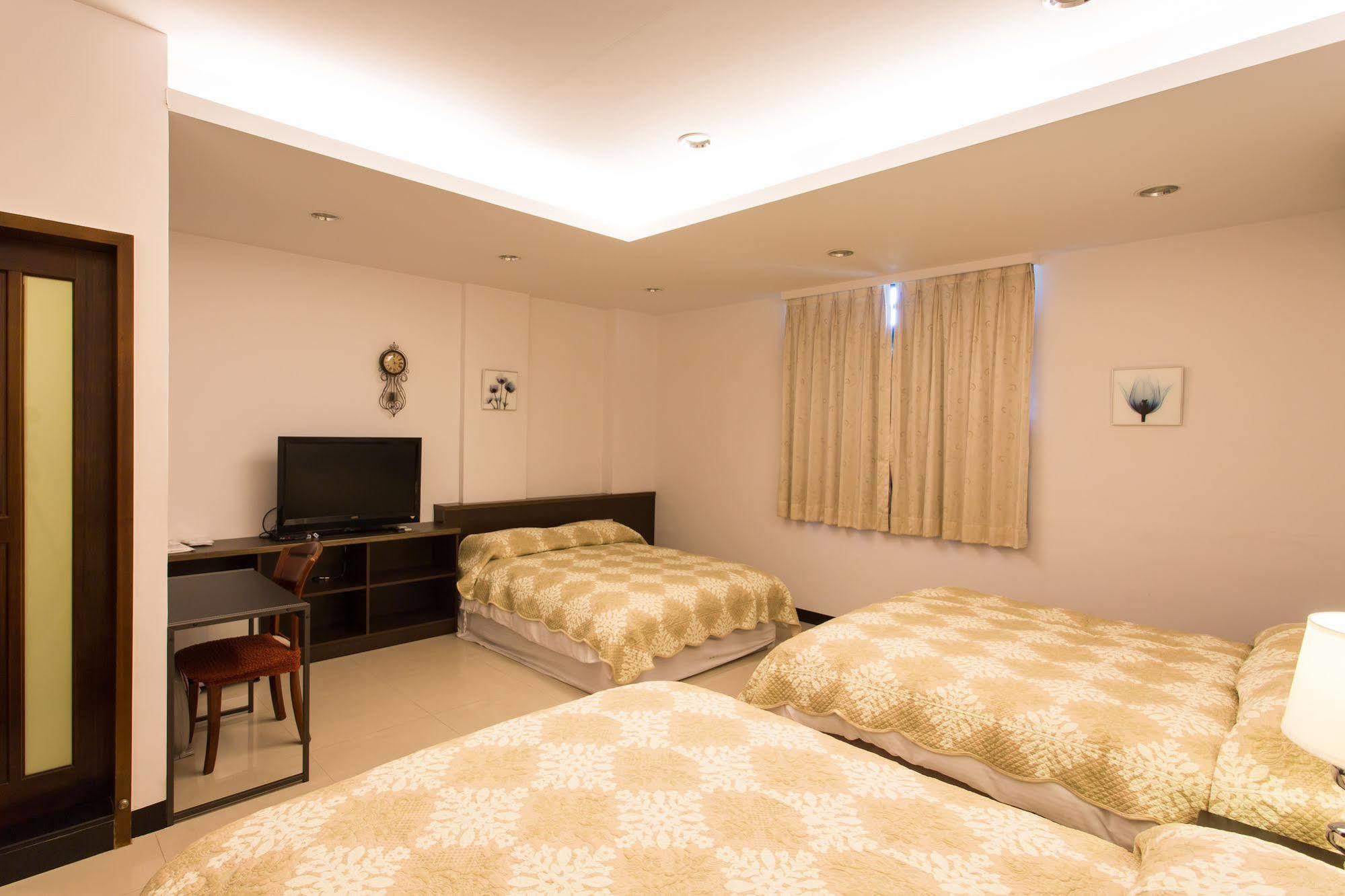 Bed and Breakfast Eureka Tainan Esterno foto