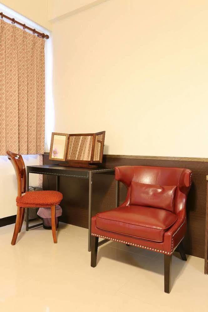 Bed and Breakfast Eureka Tainan Esterno foto